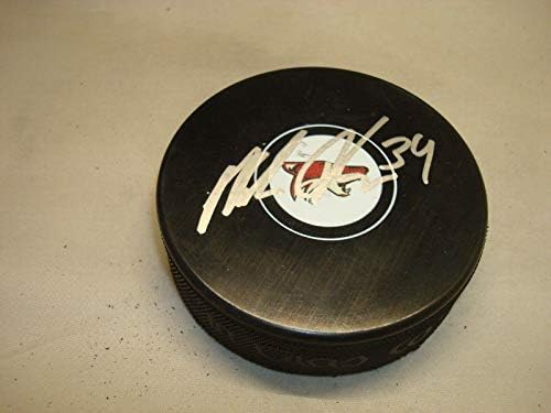 Klas Dalbeck potpisao je hokejski pak Arizona kojoti s 1A-NHL Pakom s autogramom